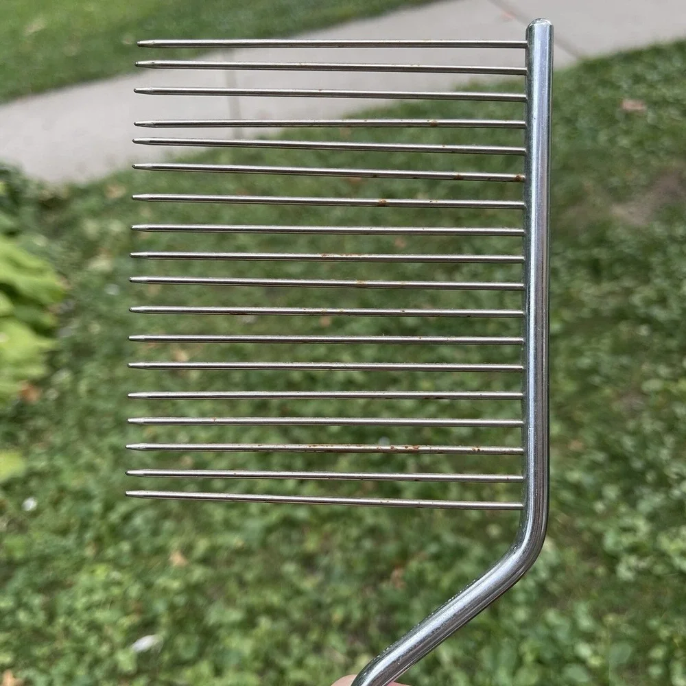 Vintage‎ Cherry Red Bakelite Angel Food Cake Comb Breaker Kitchen Utensil 1950s
